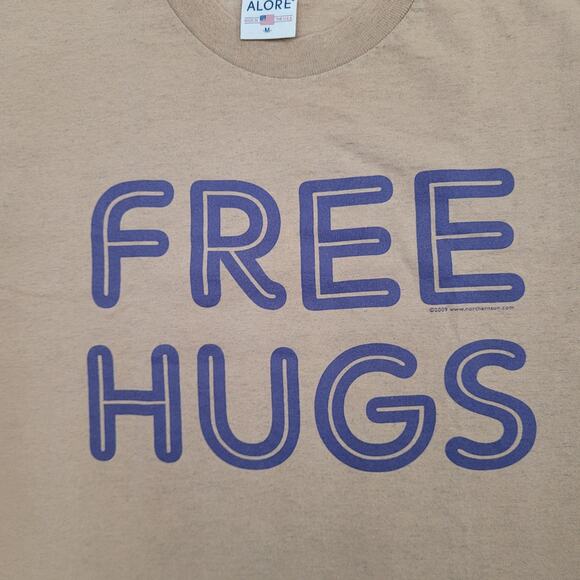 Free-Hug Shirt Womens Medium 20x26 Beige Statement - Picture 8 of 12